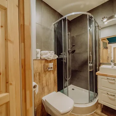 4m Apartment *